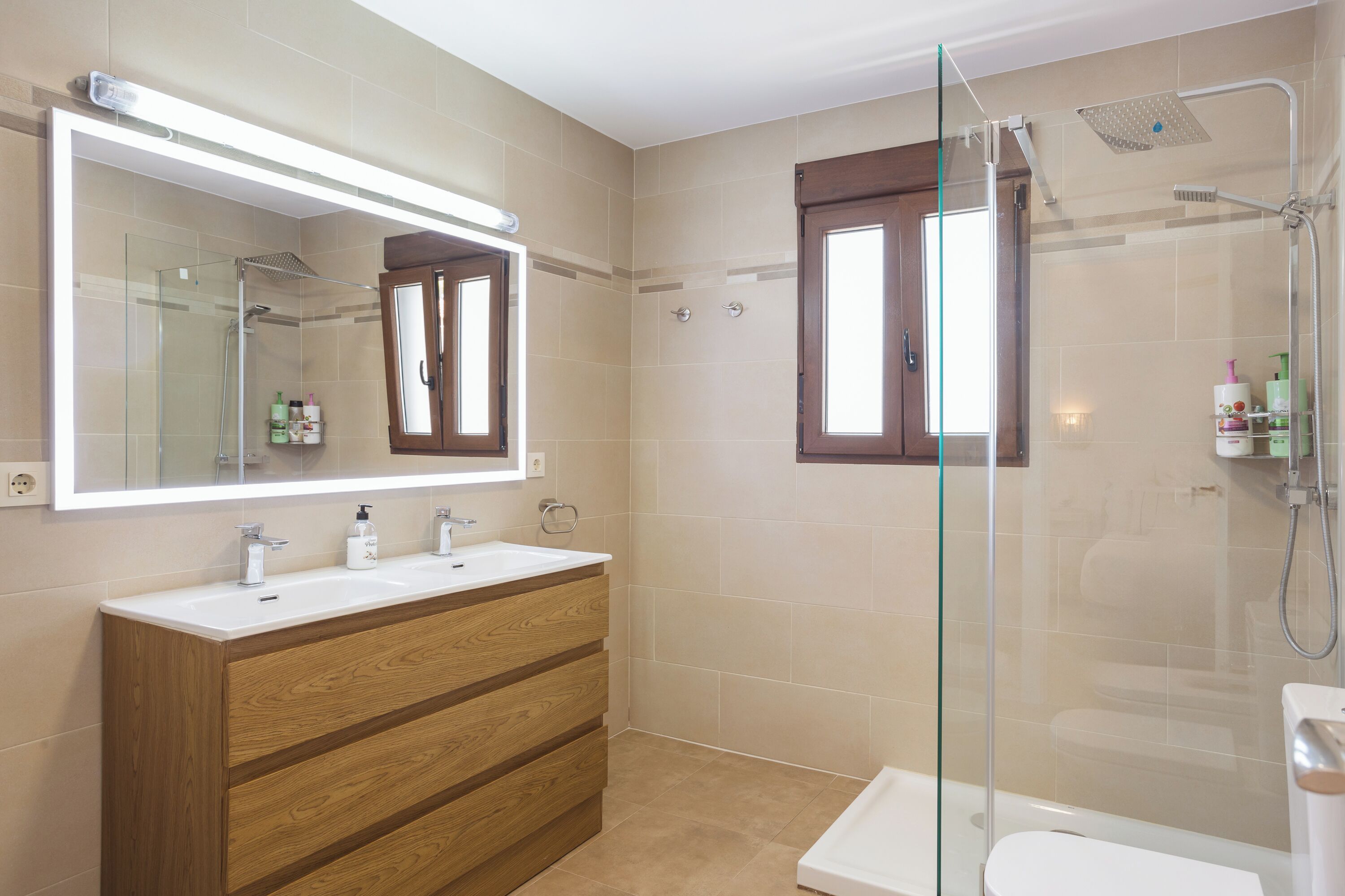 Hair dryer, bidet, towels, soap