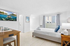 アイロン / アイロン台、WiFi (無料)、ベッドシーツ