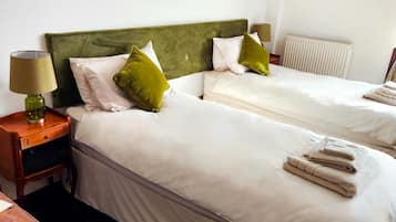Deluxe Double Room, Private Bathroom | 1 bedroom, free WiFi