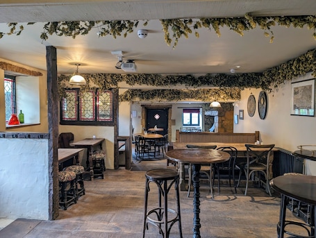 Lunch, dinner and brunch served