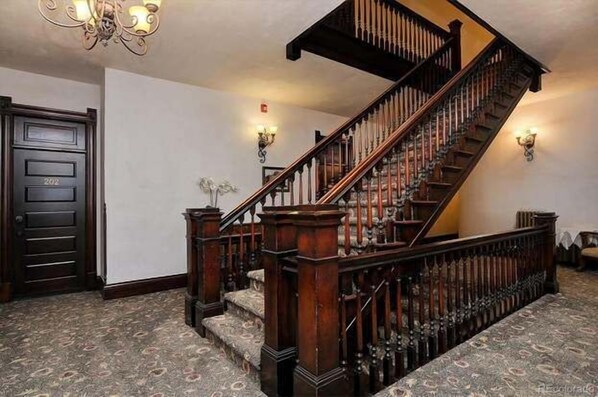 Interior - Cozy Condo in the historic Palace Hotel , 1 Bedroom, 1 bath, with modern kitchen and living area! (Salida)