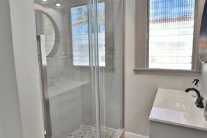 Bathroom - Campus Casita close to U of A and shopping (Tucson)