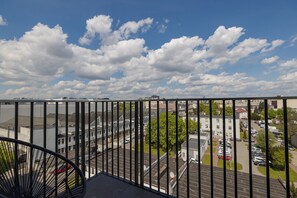 1 bedroom, blackout curtains, iron/ironing board, free WiFi - ShortStayPoland Zdziechowskiego B152 (Warsaw)
