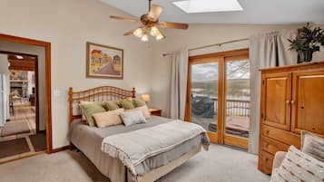 4 bedrooms, iron/ironing board, travel cot, free WiFi