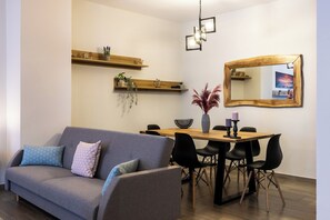 Dining - Kyril Apartment (Chania)