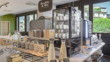 Daily buffet breakfast (EUR 9.50 per person)