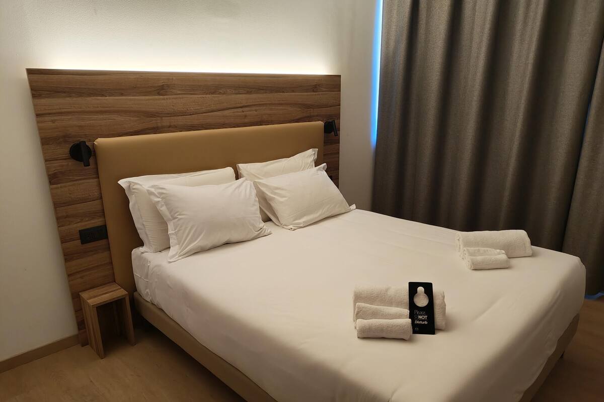 Kahden hengen superior-huone, tupakointi kielletty | Tallelokero huoneessa, ilmainen Wi-Fi, vuodevaatteet