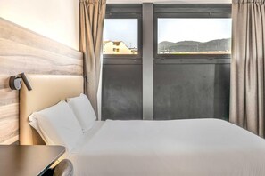 In-room safe, free WiFi, bed sheets