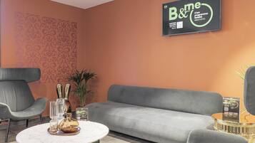 In-room safe, free WiFi, bed sheets