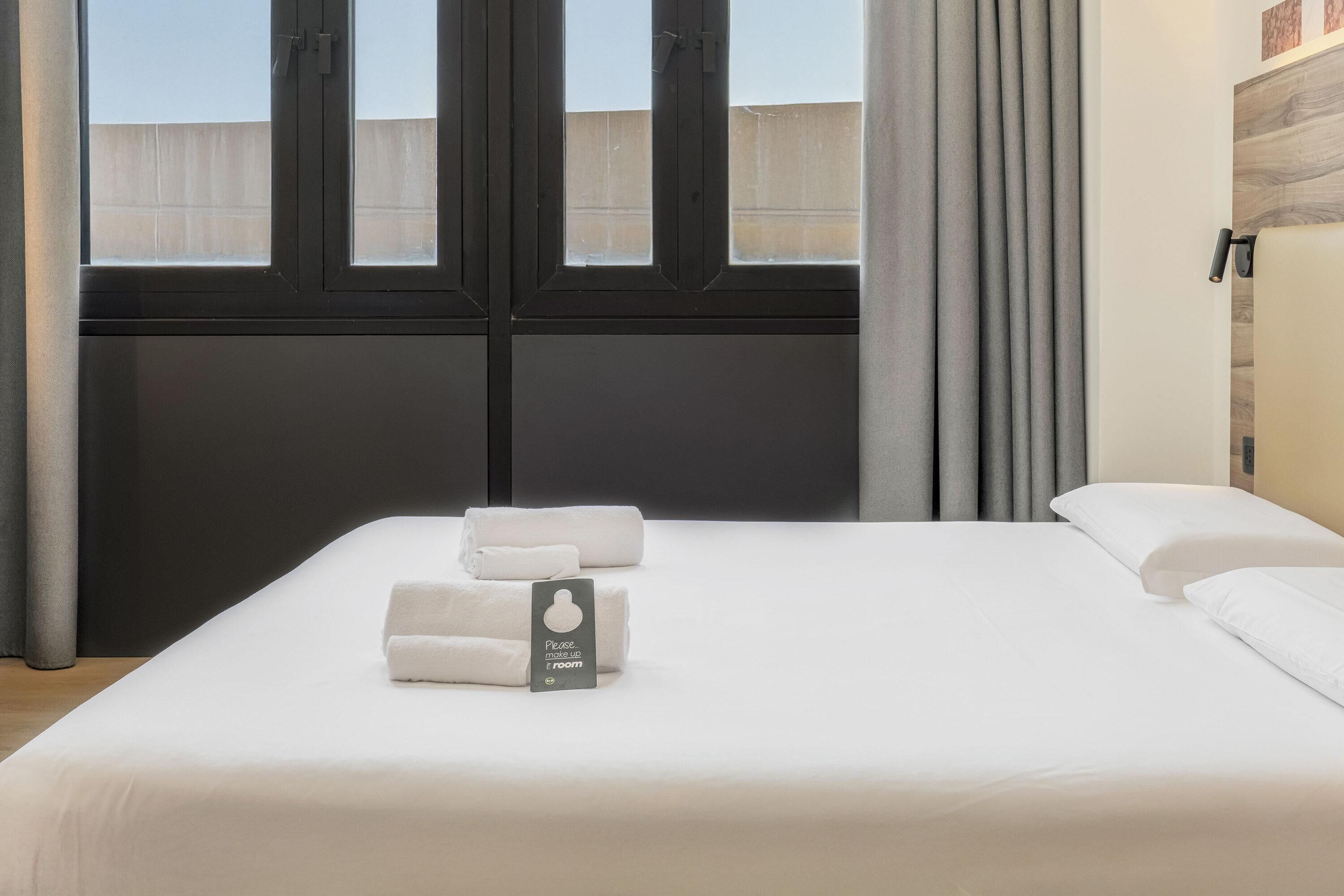 Dobbeltrom – standard, ikke-røyk | Safe på rommet, wi-fi (inkludert) og sengetøy