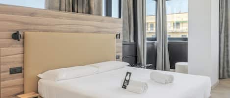 Safe på rommet, wi-fi (inkludert) og sengetøy