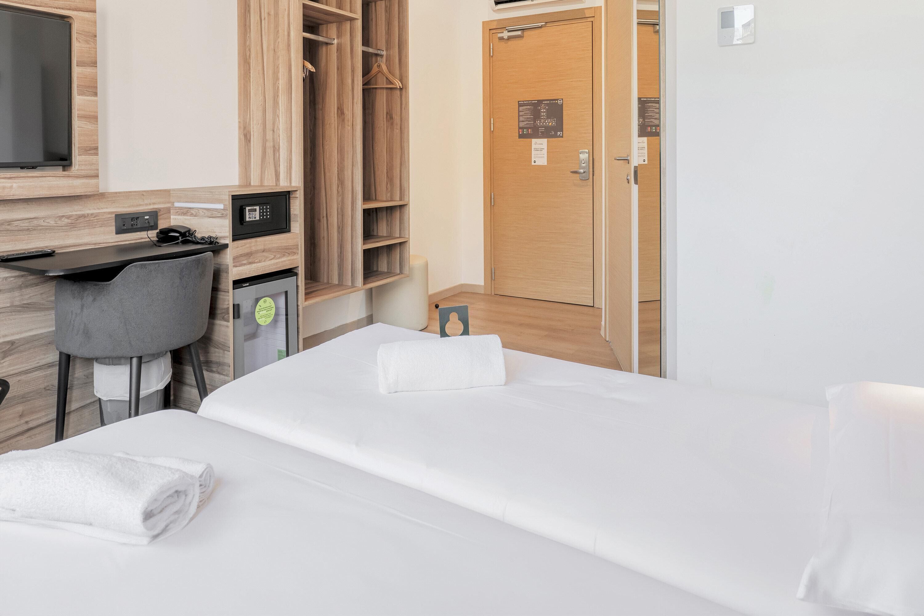 ตู้นิรภัยในห้องพัก, Wi-Fi ฟรี, ผ้าปูที่นอน