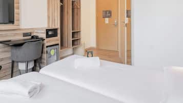 In-room safe, free WiFi, bed sheets