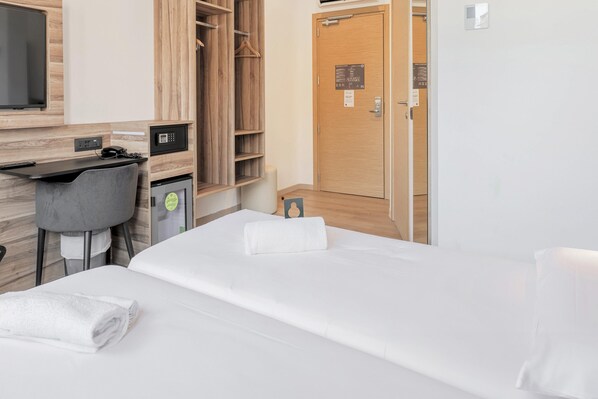 客房內保險箱、免費無線上網、床單