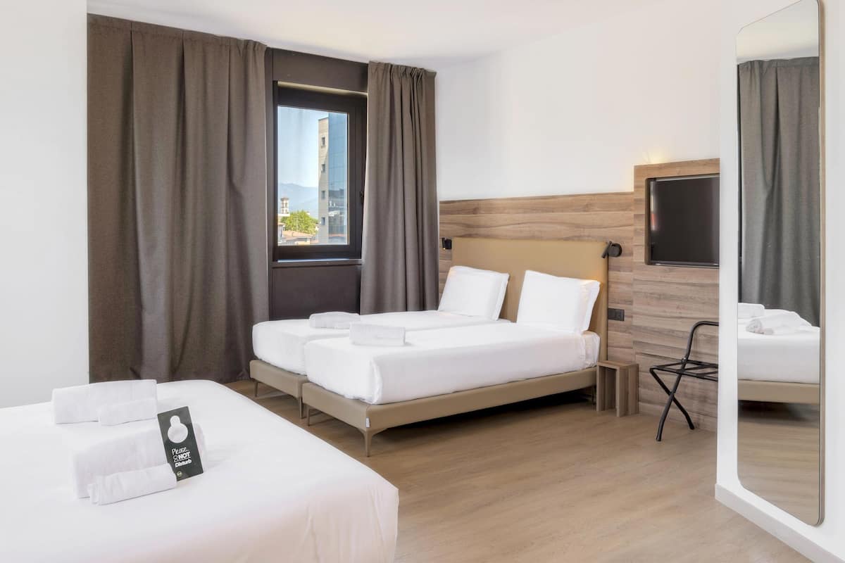 Coffres-forts dans les chambres, Wi-Fi gratuit, draps fournis