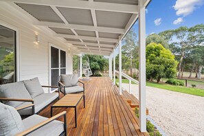 Terrace/patio - Panoramic views on the doorstep of McLaren Vale, Adelaide Hills and the beach.  (Hope Forest)