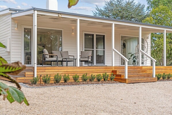Exterior - Panoramic views on the doorstep of McLaren Vale, Adelaide Hills and the beach. (Hope Forest)
