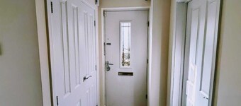 Modern Comfy 3 Bed Home in Derby - Free 2 space driveway and free road parking 