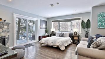 1 bedroom, iron/ironing board, travel crib, WiFi