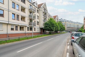 Front of property - Apartment Next Warta in Poznan by Renter (Poznan)