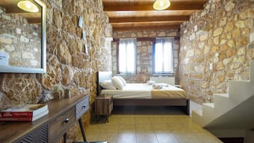 2 sovrum, skrivbord, ljudisolering och strykjÀrn/strykbrÀda