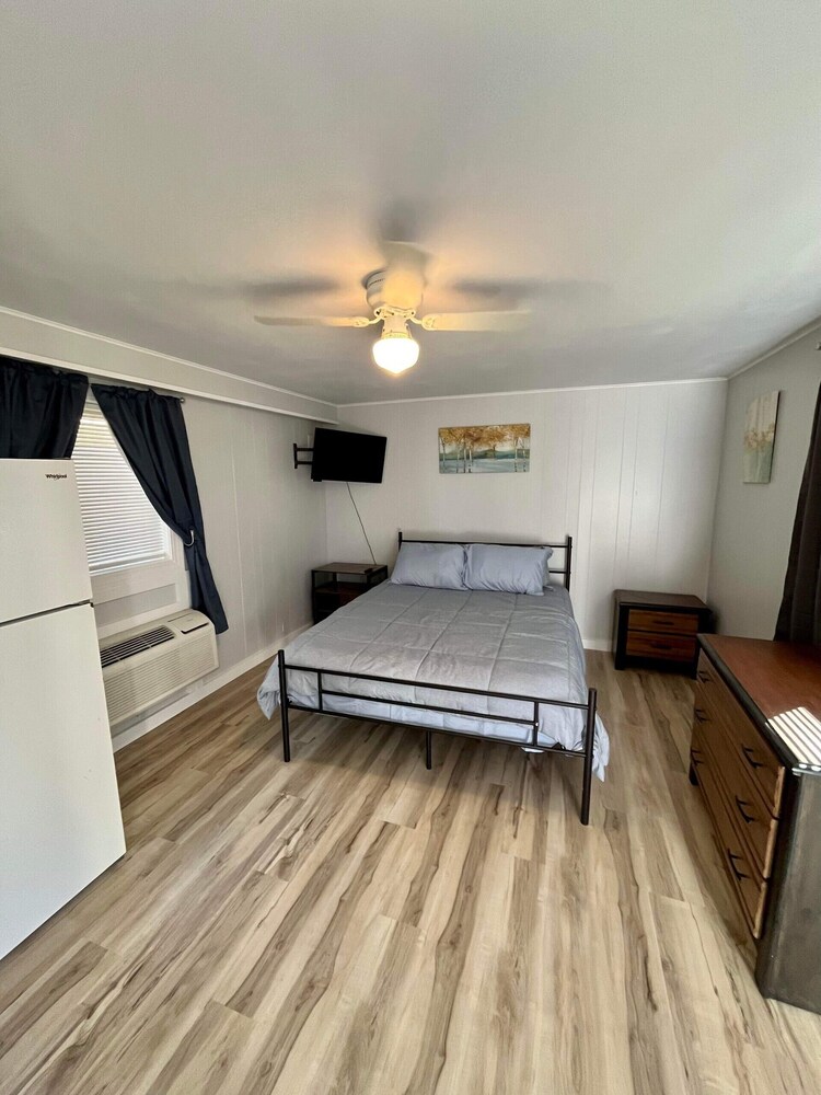 WilOPaw Resort Unit 5 Paw Paw Lake Vrbo