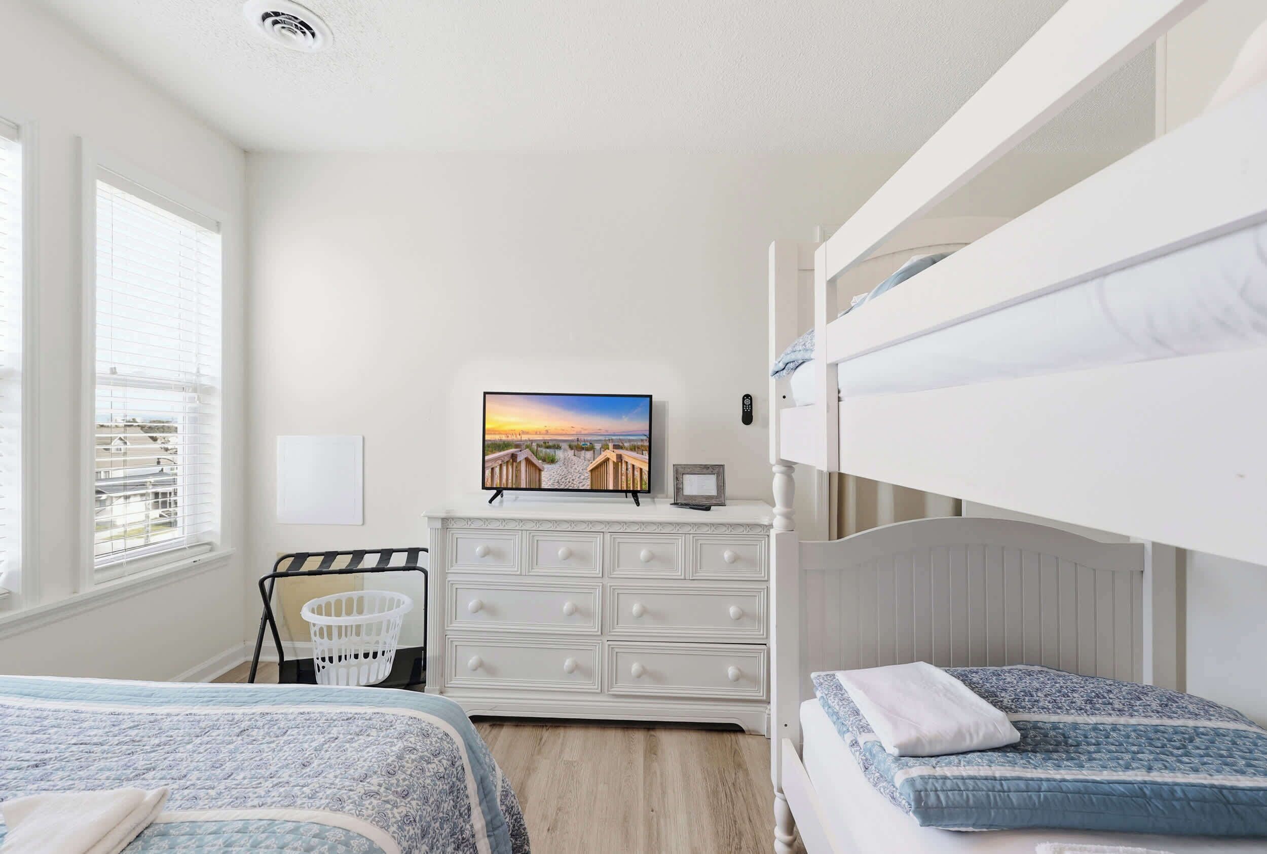 2 habitaciones, tabla de planchar con plancha, wifi y ropa de cama 