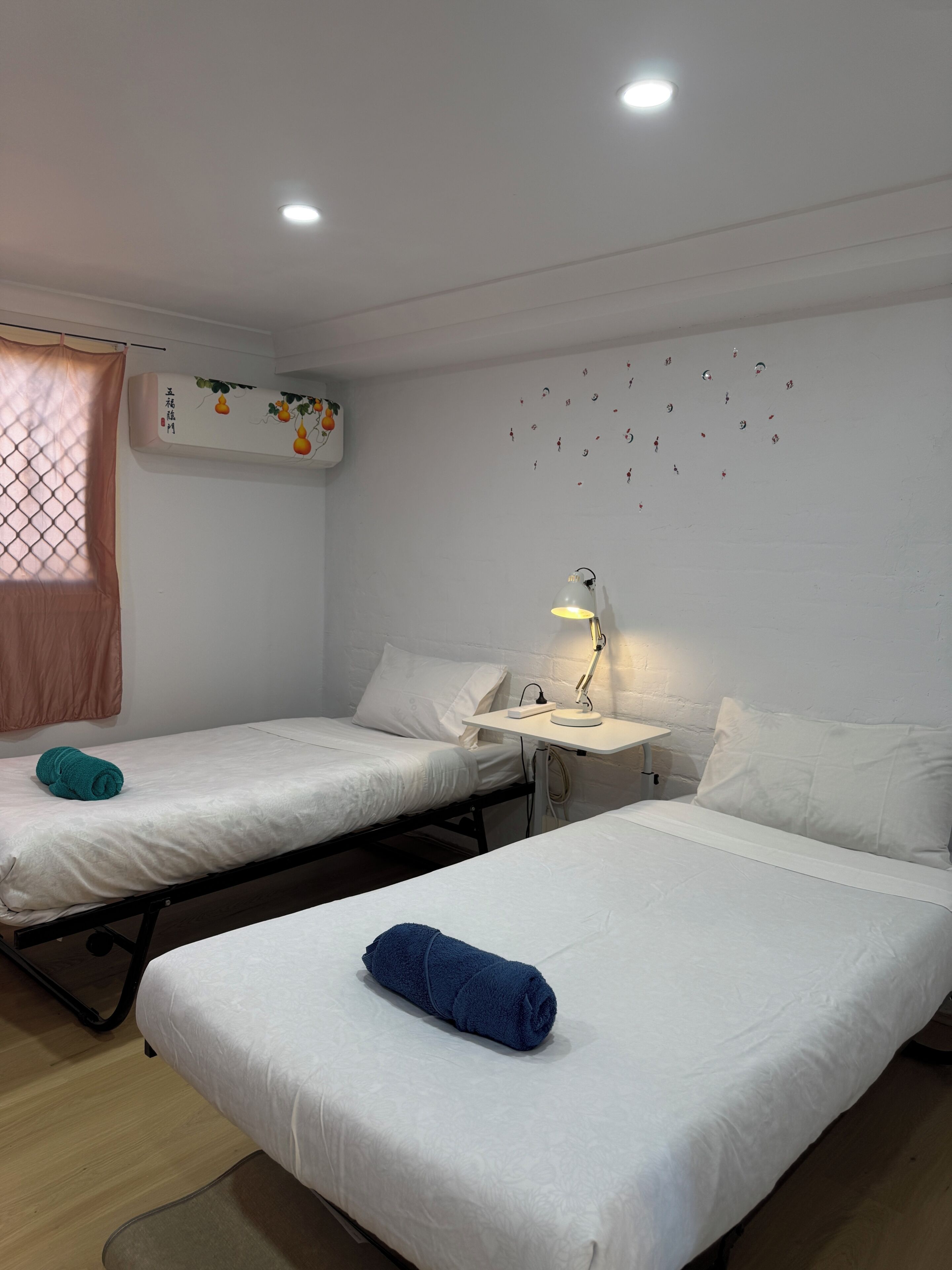 1 bedroom, in-room safe, WiFi (free), bed sheets
