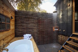 Stream Wagon | Baño | Artículos de higiene personal gratuitos, secador de pelo y albornoces