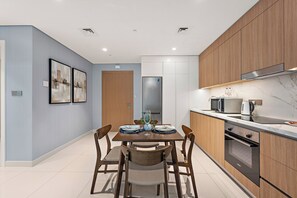 Luxury Apartment | Private kitchen - Stayis-Emaar Beach front View 1 BR suite (Dubai)