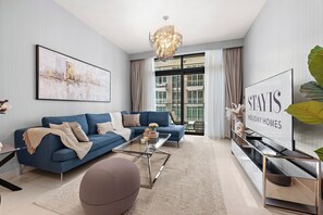 Luxury Apartment | Living area - Stayis-Emaar Beach front View 1 BR suite (Dubai)
