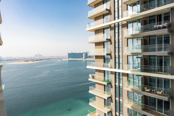 Luxury Apartment | Beach/ocean view - Stayis-Emaar Beach front View 1 BR suite (Dubai)
