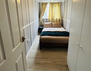 House | 4 bedrooms, iron/ironing board, free WiFi, bed sheets