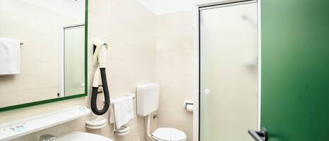 Regadera, regadera tipo lluvia, secadora de cabello, bidet