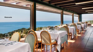 Restaurant - Ecovillage with swimming-pool in Teulada (Teulada)