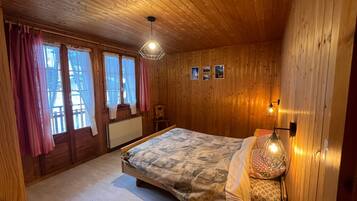 Apartment, 3 Bedrooms, Smoking, Balcony | 3 bedrooms