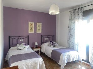 6 chambres, fer et planche à repasser, Wi-Fi gratuit, draps fournis