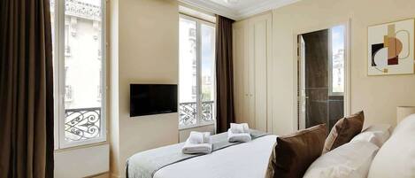 3 bedrooms, iron/ironing board, travel crib, WiFi