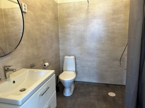 ヘアドライヤー、トイレットペーパー