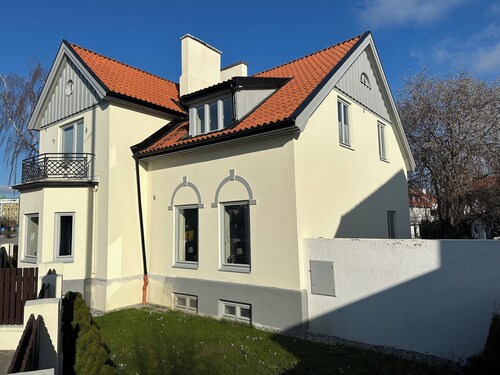 Villa with central location close to beach in Fridhem Malmö. Perfect for groups