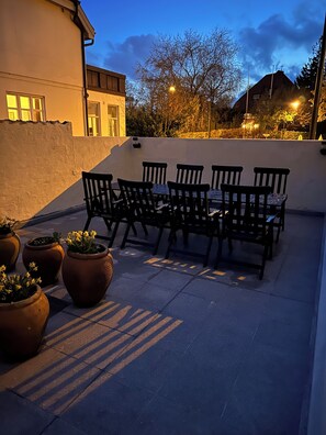 屋外ダイニングエリア