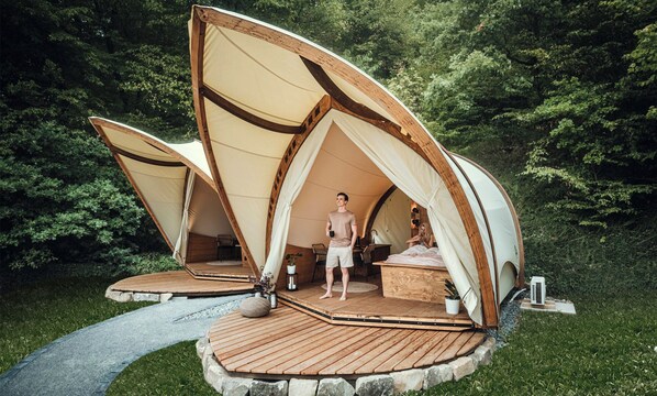 Deluxe Tent, Kitchenette, Garden View | 1 bedroom, cribs/infant beds, rollaway beds, free WiFi