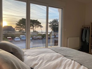 4 bedrooms, free WiFi