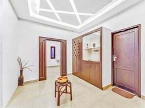 Deluxe-Zimmer | Wohnbereich | Kamin, Drucker
