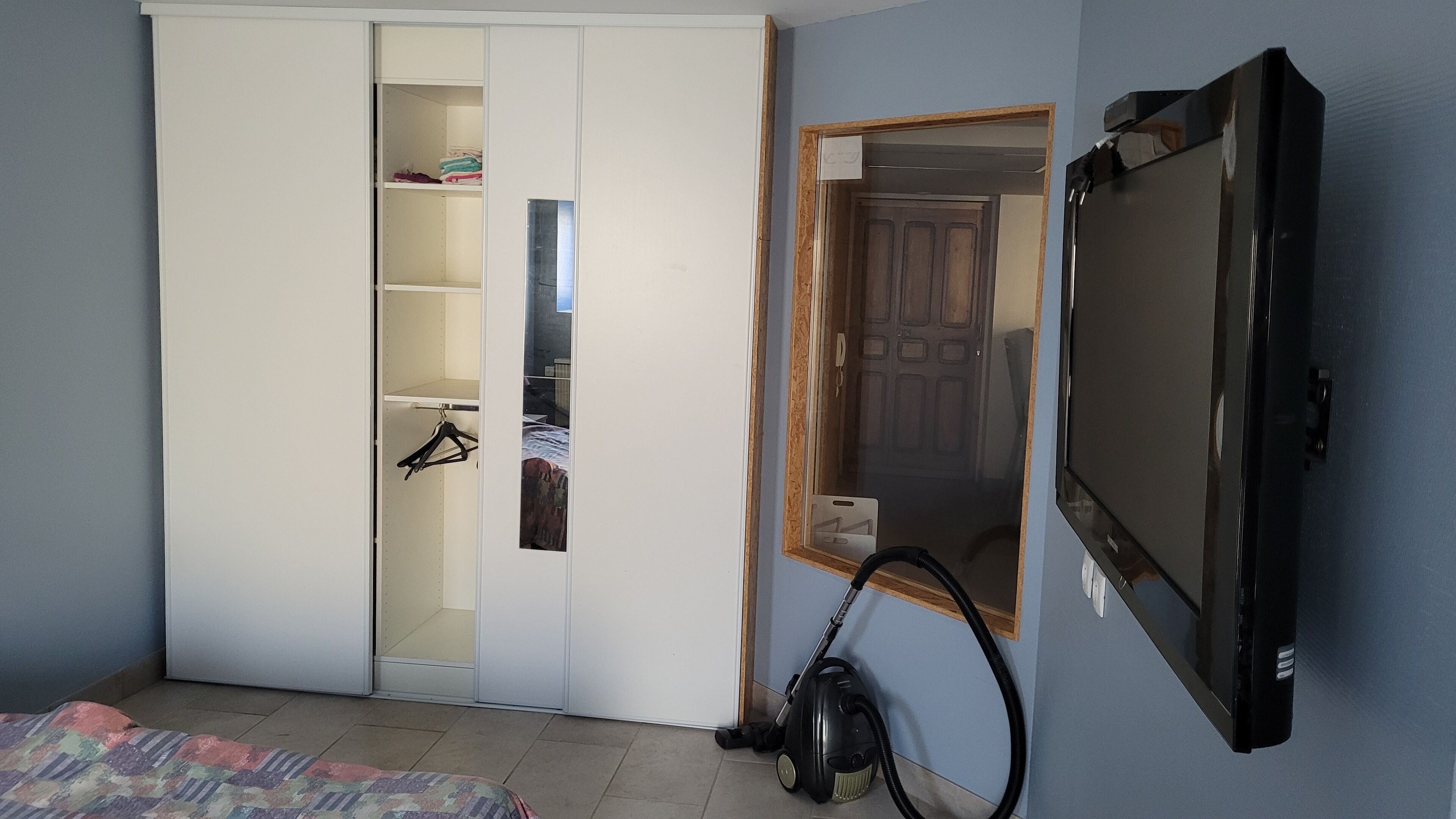 1 soverom, skrivebord, strykejern/-brett og wi-fi (inkludert)