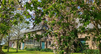 DOMAINE DE L'ISLE MANIERE APARTMENT 6 PERSONS (near mont saint Michel)