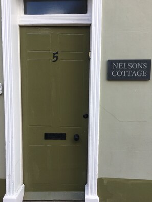 Exterior detail - Nelson Cottage. A stones throw from the beach (Deal)