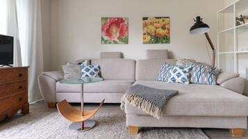 Een televisie en een kantoor