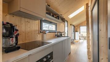 Oven, stovetop, dishwasher, coffee/tea maker