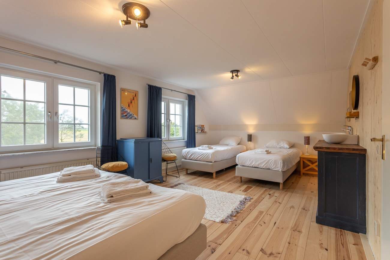 4 slaapkamers, een strijkplank/strijkijzer, wifi, beddengoed
